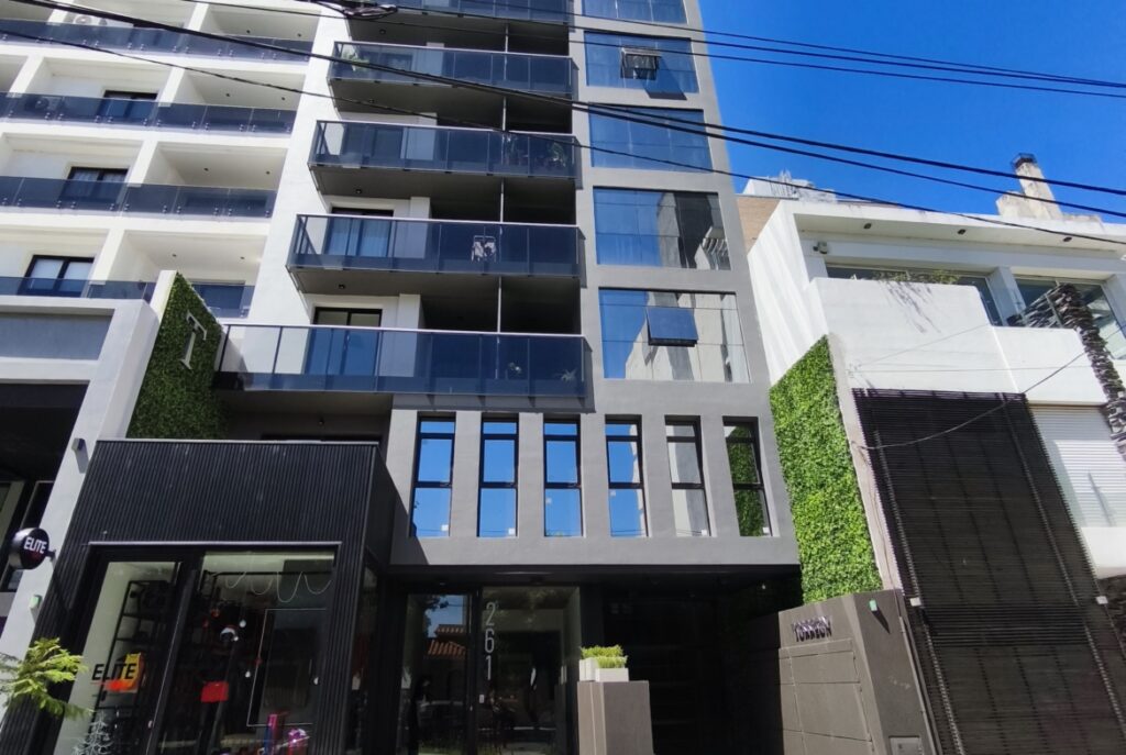 1 dormitorio + Cochera, Amoblado C/Malvinas - foto 1